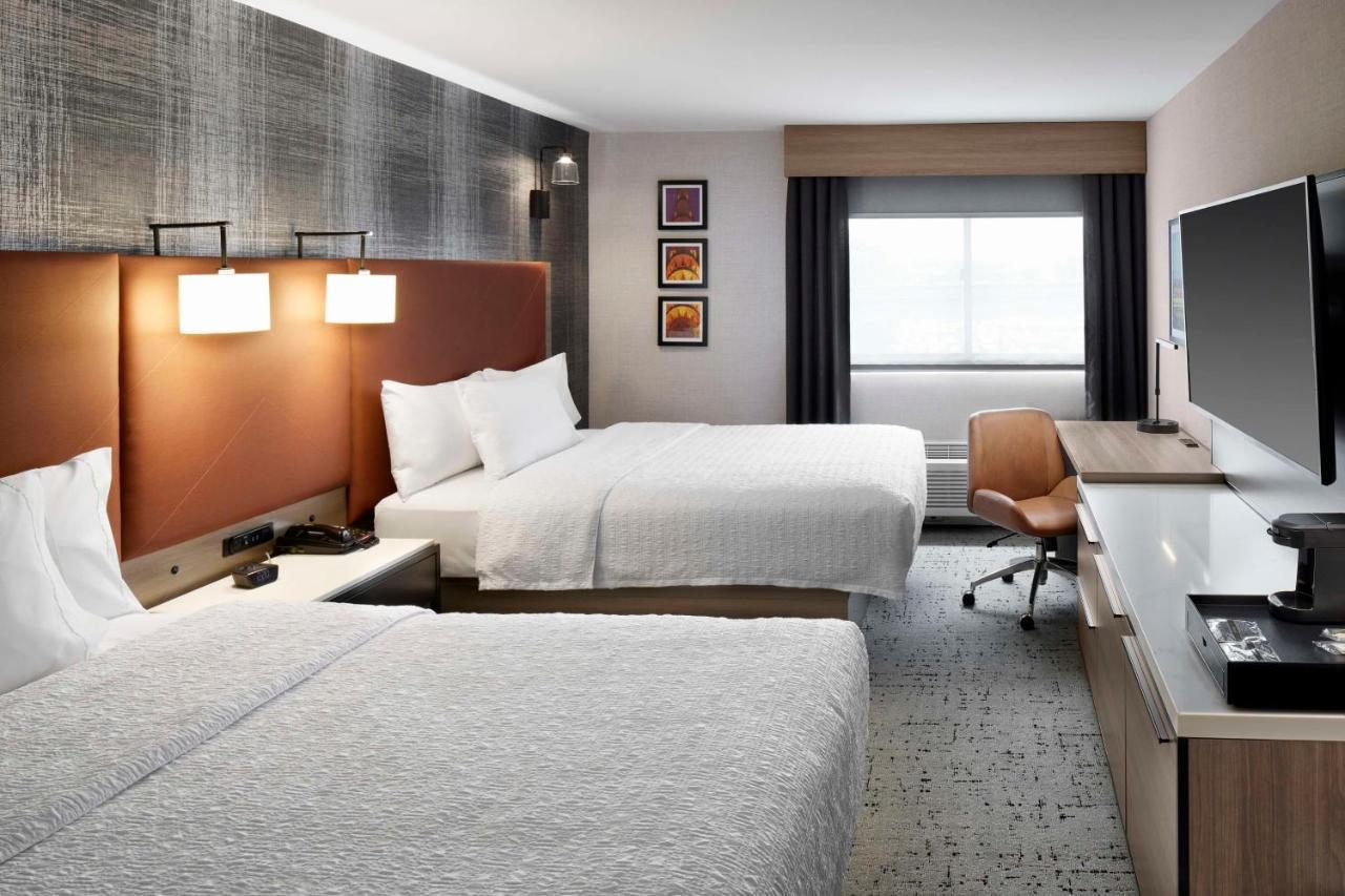 Hampton Inn Newark Airport Eksteriør billede