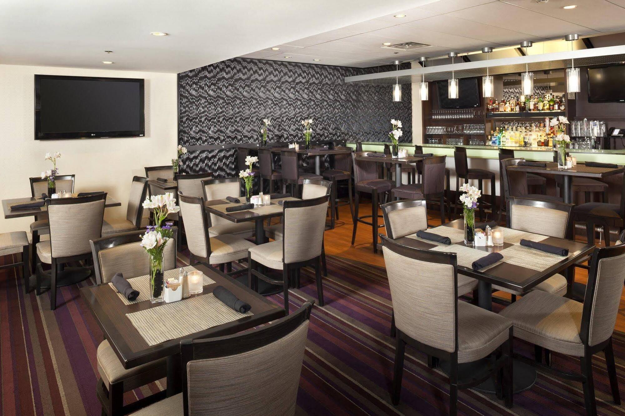 Hampton Inn Newark Airport Eksteriør billede